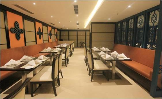 V Retreat Gurgaon Hotel Luaran gambar