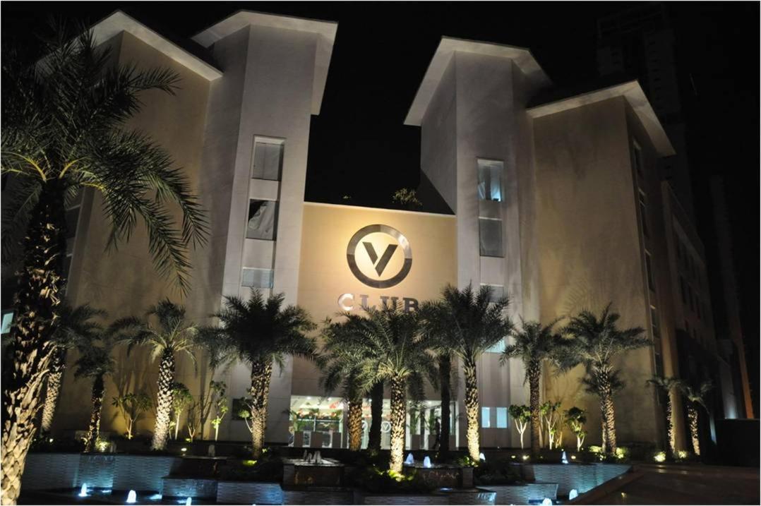 V Retreat Gurgaon Hotel Luaran gambar