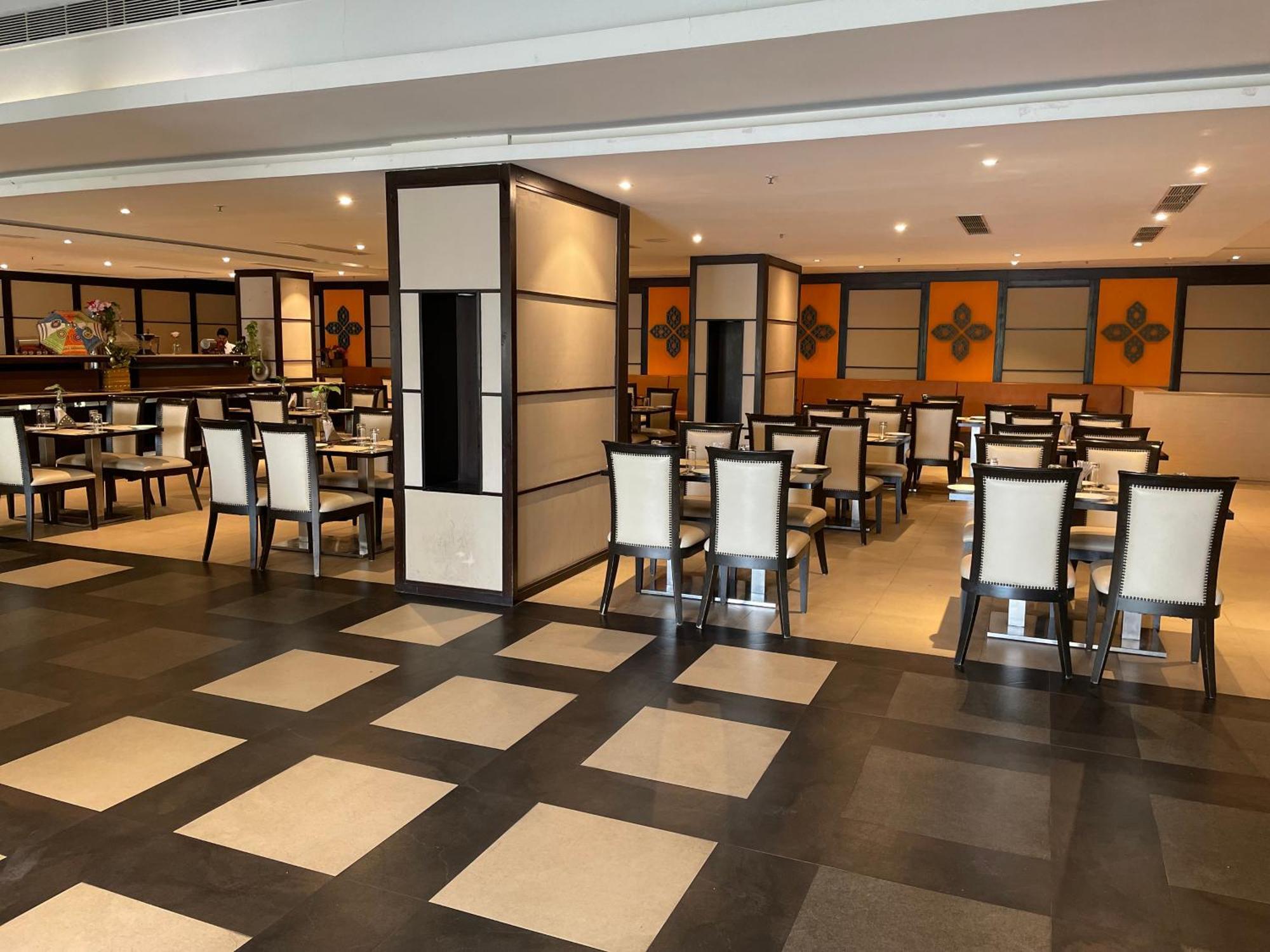 V Retreat Gurgaon Hotel Luaran gambar