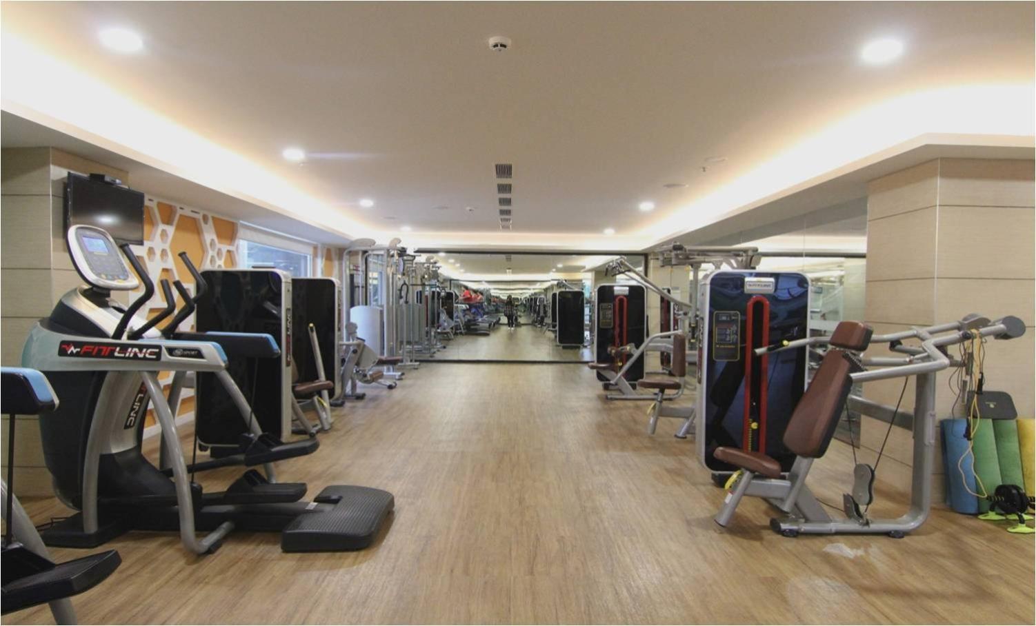 V Retreat Gurgaon Hotel Luaran gambar