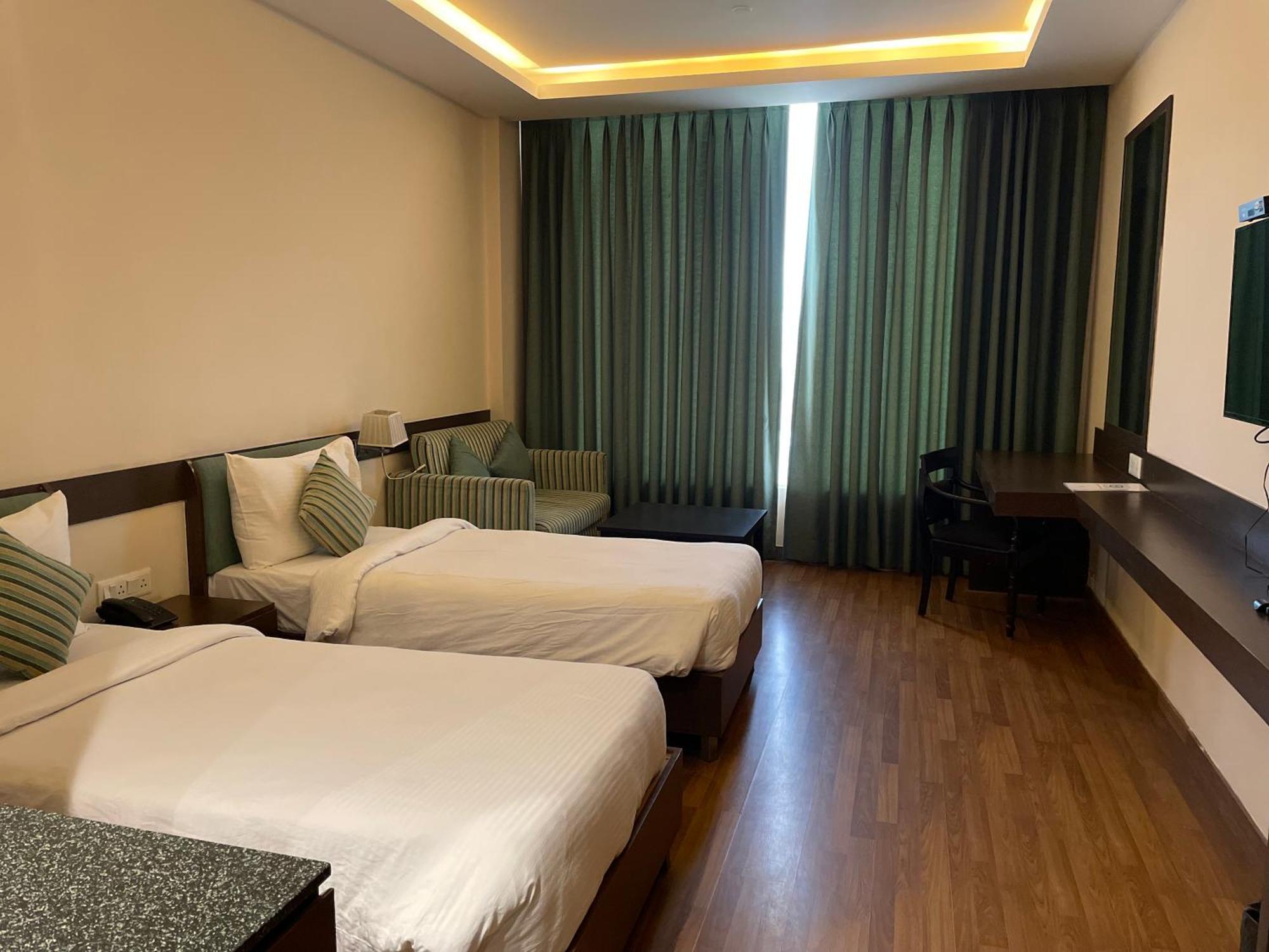 V Retreat Gurgaon Hotel Luaran gambar